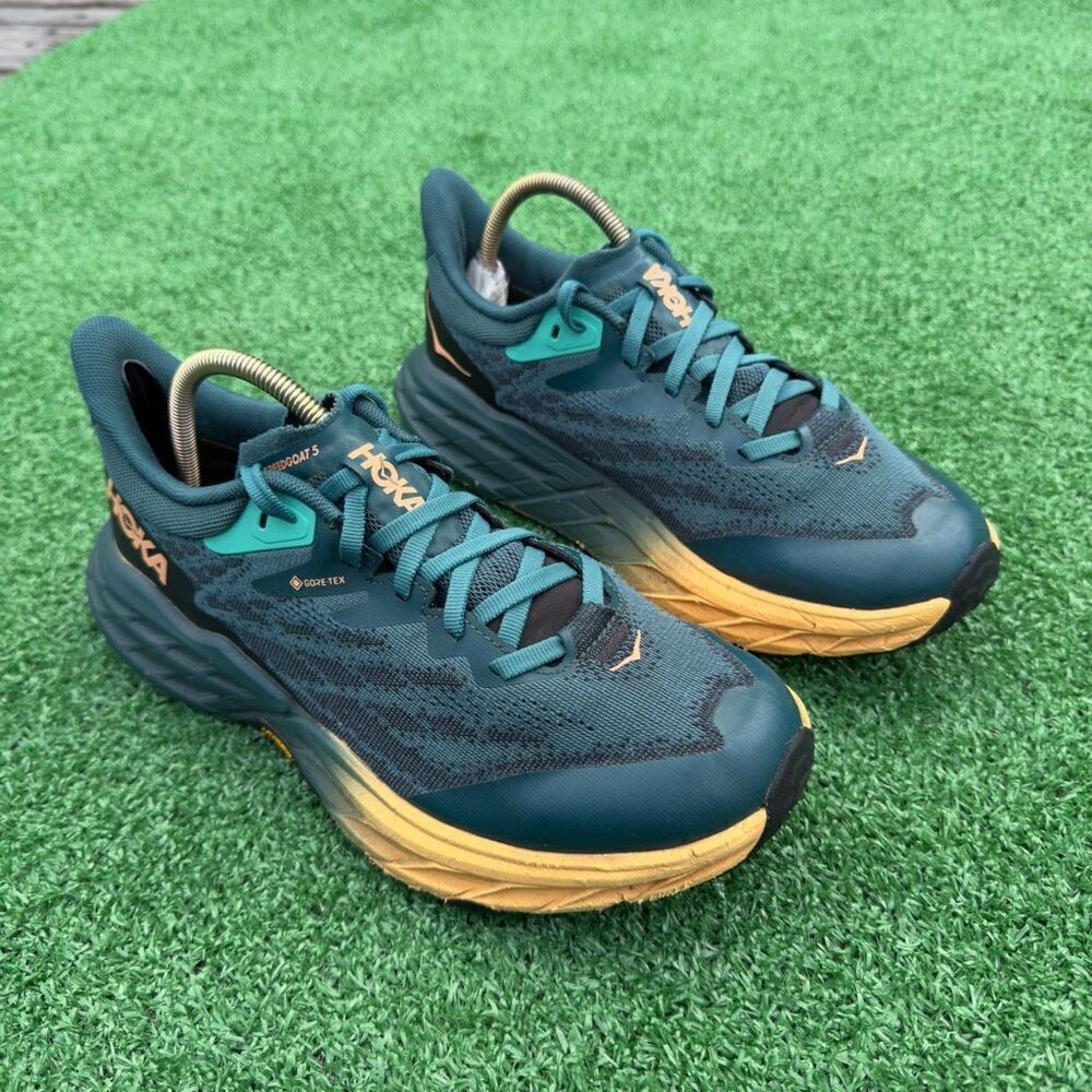 HOKA ONE ONE SPEEDGOAT 5 GTX - Women’s Running Shoes - SIZE 7.5B